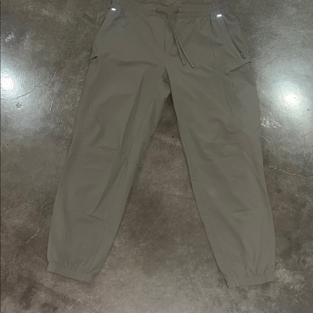 lululemon athletica Men's Olive Jogger Sweatpants